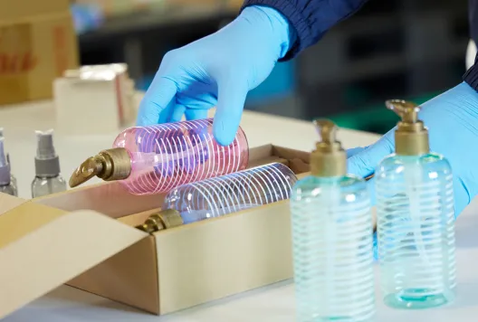 ボトルの箱詰め作業メージ